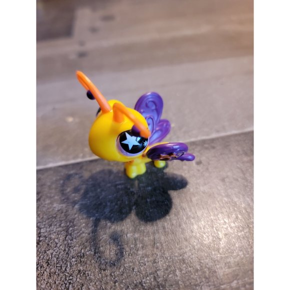 Littlest pet shop LPS yellow butterfly hasbro toy figure - Picture 3 of 5